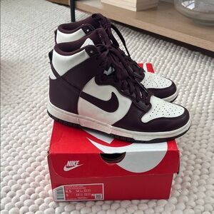 Nike Dunk High Sneakers in Burgundy and White